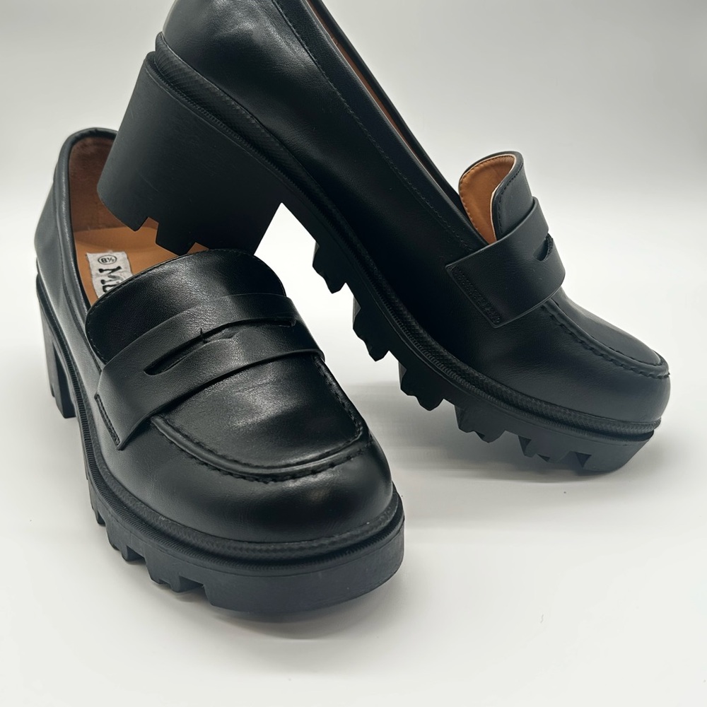 Mudd 90's Style Chunky Heel Loafer
